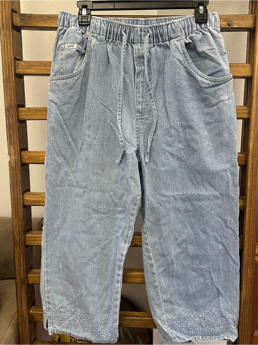 Light Wash Boyfriend Jeans with Elastic Waist and Embroidered Hem